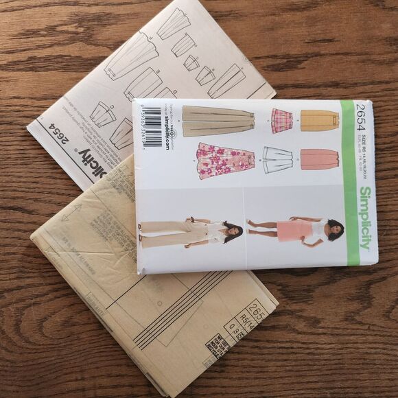 SIMPLICITY 2654 Misses' Flared & Slim Skirts Pants Shorts Sz 14-22 Uncut Pattern - Picture 3 of 3